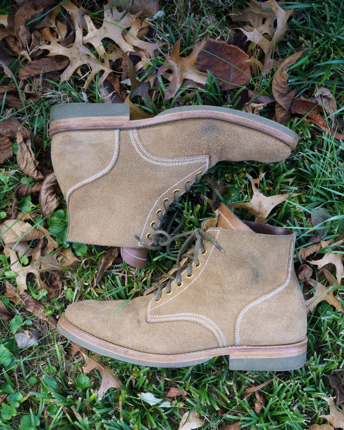 Photo by blake_more on December 2, 2022 of the Sagara Boondocker in Horween Natural Chromexcel Roughout.