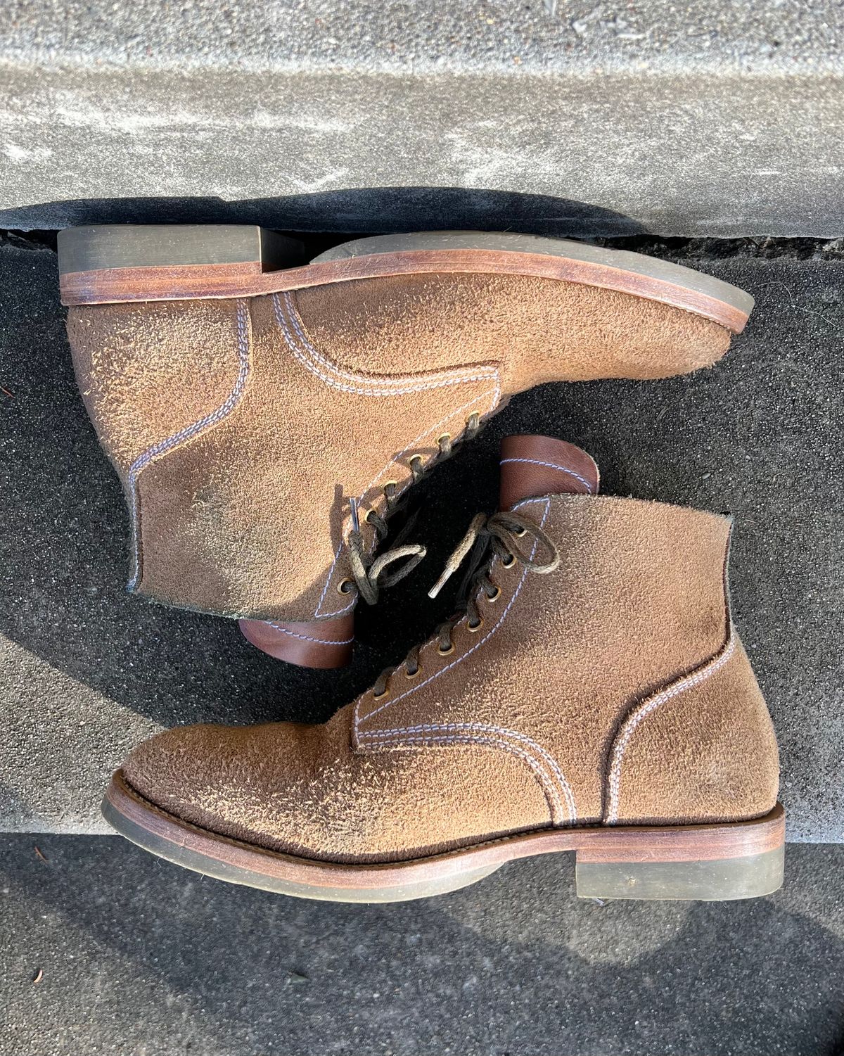 Photo by blake_more on January 4, 2023 of the Sagara Boondocker in Horween Natural Chromexcel Roughout.