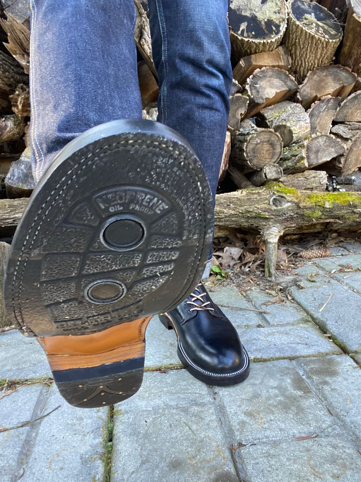 Photo by cuffcheckdenim on October 1, 2022 of the Unmarked DB Hunter in Horween Black Chromexcel.