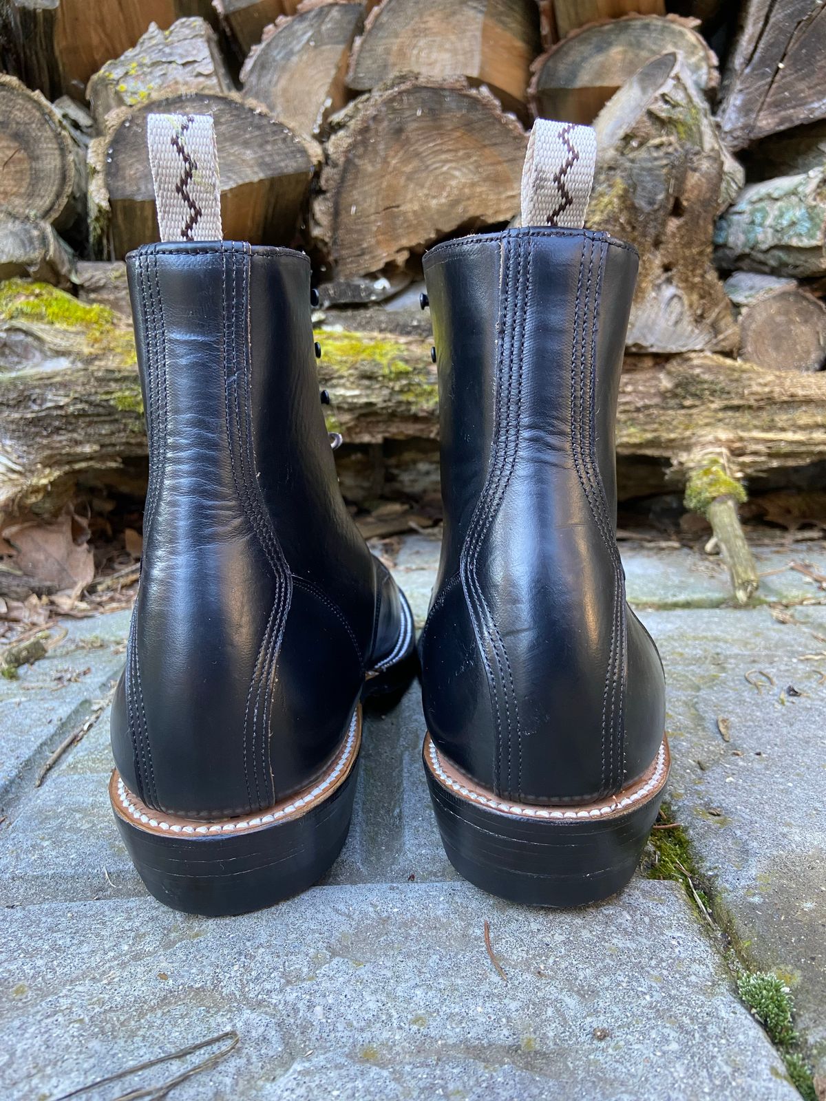 Photo by cuffcheckdenim on October 1, 2022 of the Unmarked DB Hunter in Horween Black Chromexcel.