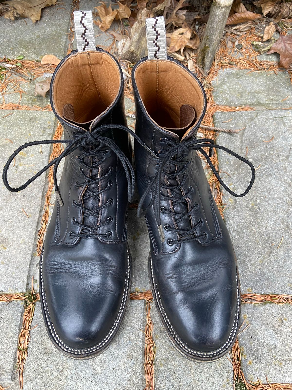 Photo by cuffcheckdenim on December 2, 2022 of the Unmarked DB Hunter in Horween Black Chromexcel.