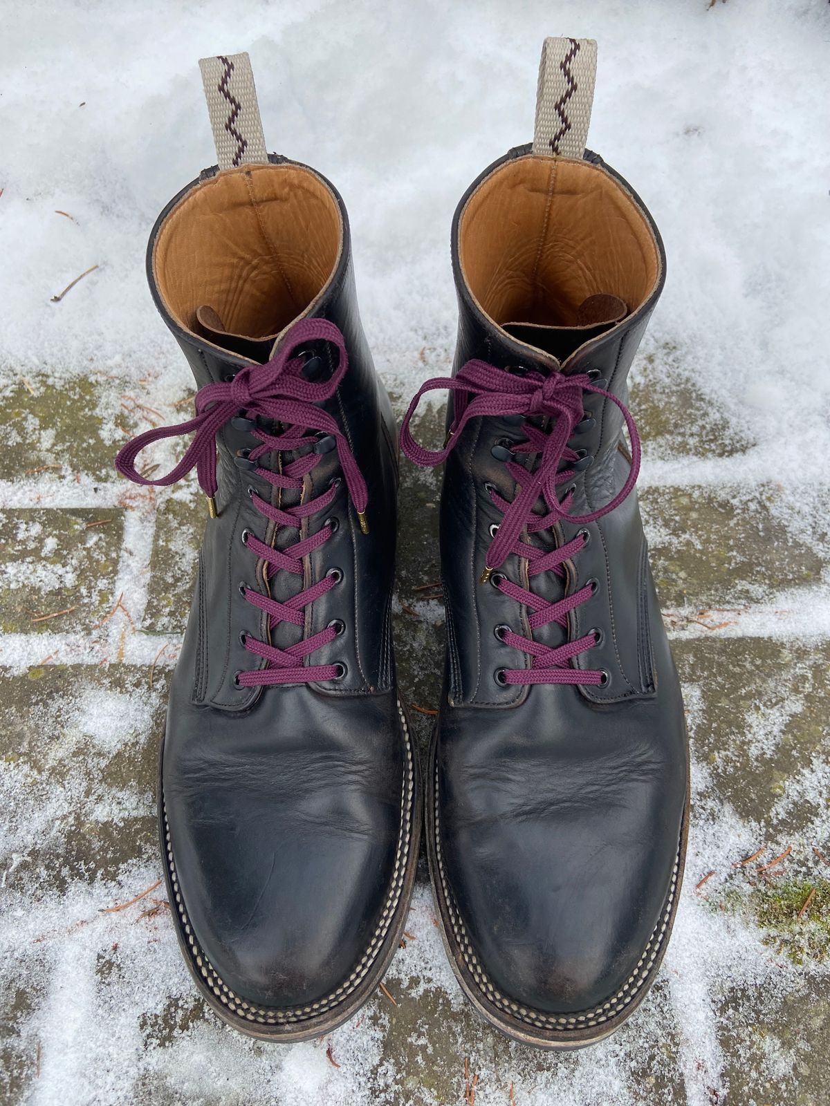 Photo by cuffcheckdenim on February 5, 2023 of the Unmarked DB Hunter in Horween Black Chromexcel.