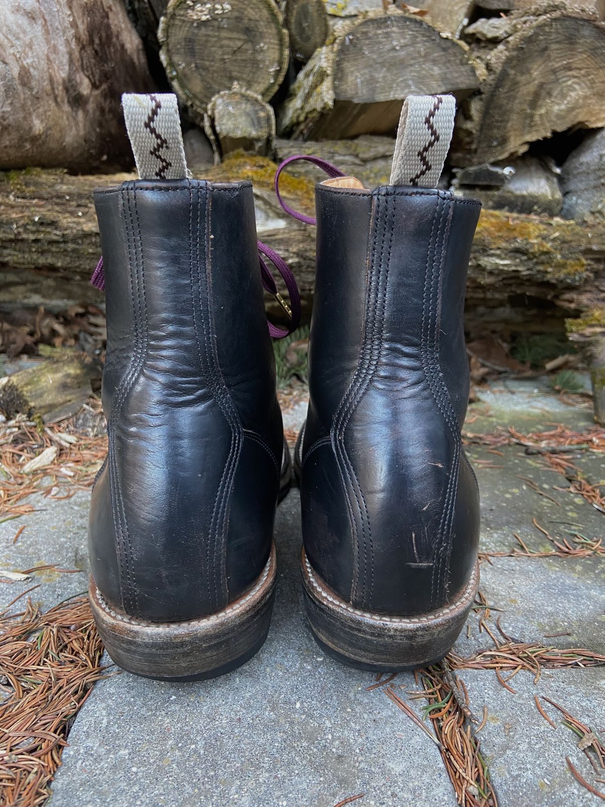 Photo by cuffcheckdenim on April 4, 2023 of the Unmarked DB Hunter in Horween Black Chromexcel.