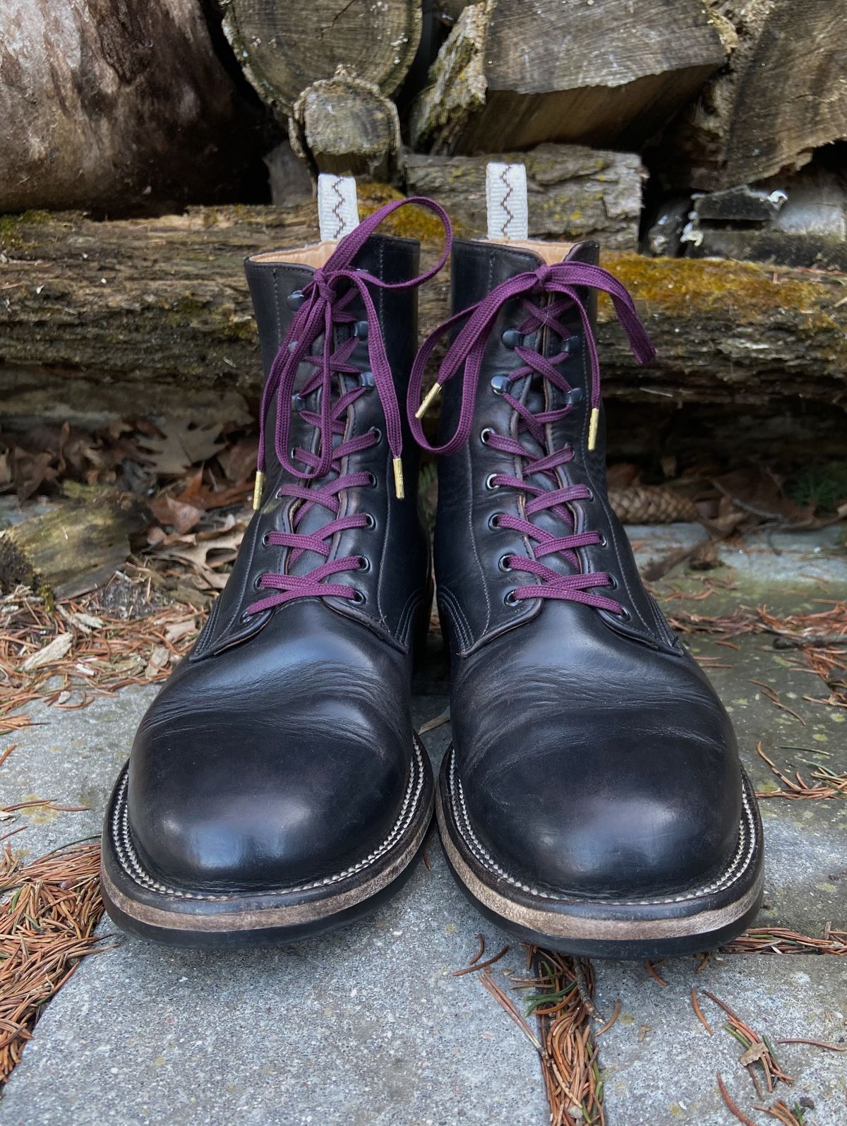 Photo by cuffcheckdenim on April 4, 2023 of the Unmarked DB Hunter in Horween Black Chromexcel.