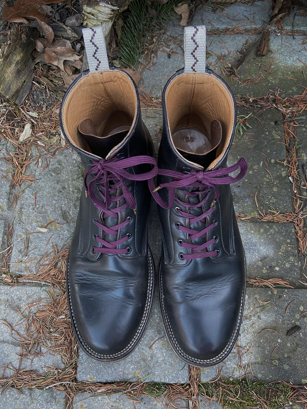 Photo by cuffcheckdenim on April 4, 2023 of the Unmarked DB Hunter in Horween Black Chromexcel.
