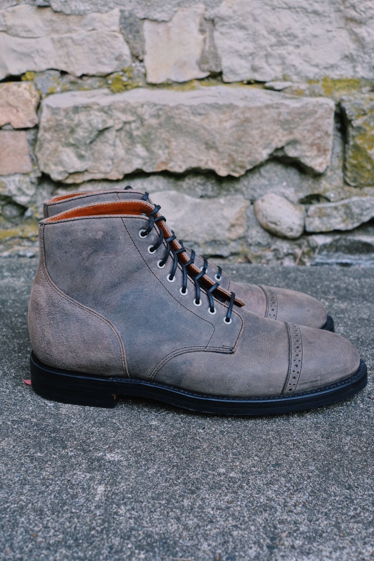 Photo by cuffcheckdenim on October 1, 2024 of the Grant Stone Garrison Boot in Gallun Teton Waxy Stag.