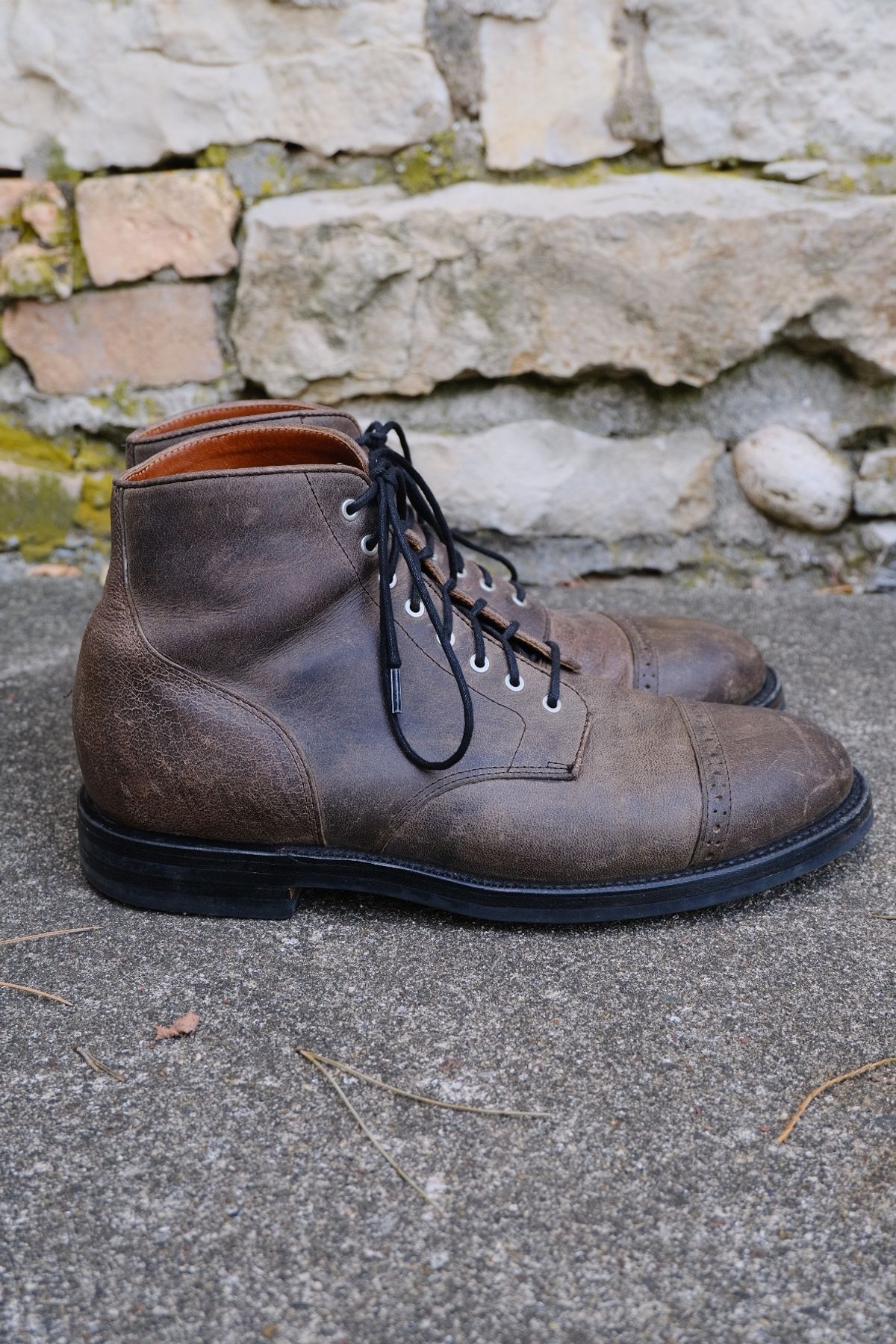 Photo by cuffcheckdenim on November 2, 2024 of the Grant Stone Garrison Boot in Gallun Teton Waxy Stag.