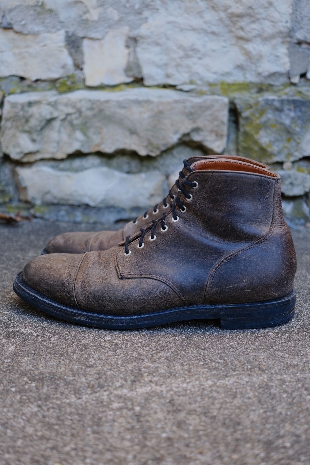 Photo by cuffcheckdenim on January 4, 2025 of the Grant Stone Garrison Boot in Gallun Teton Waxy Stag.