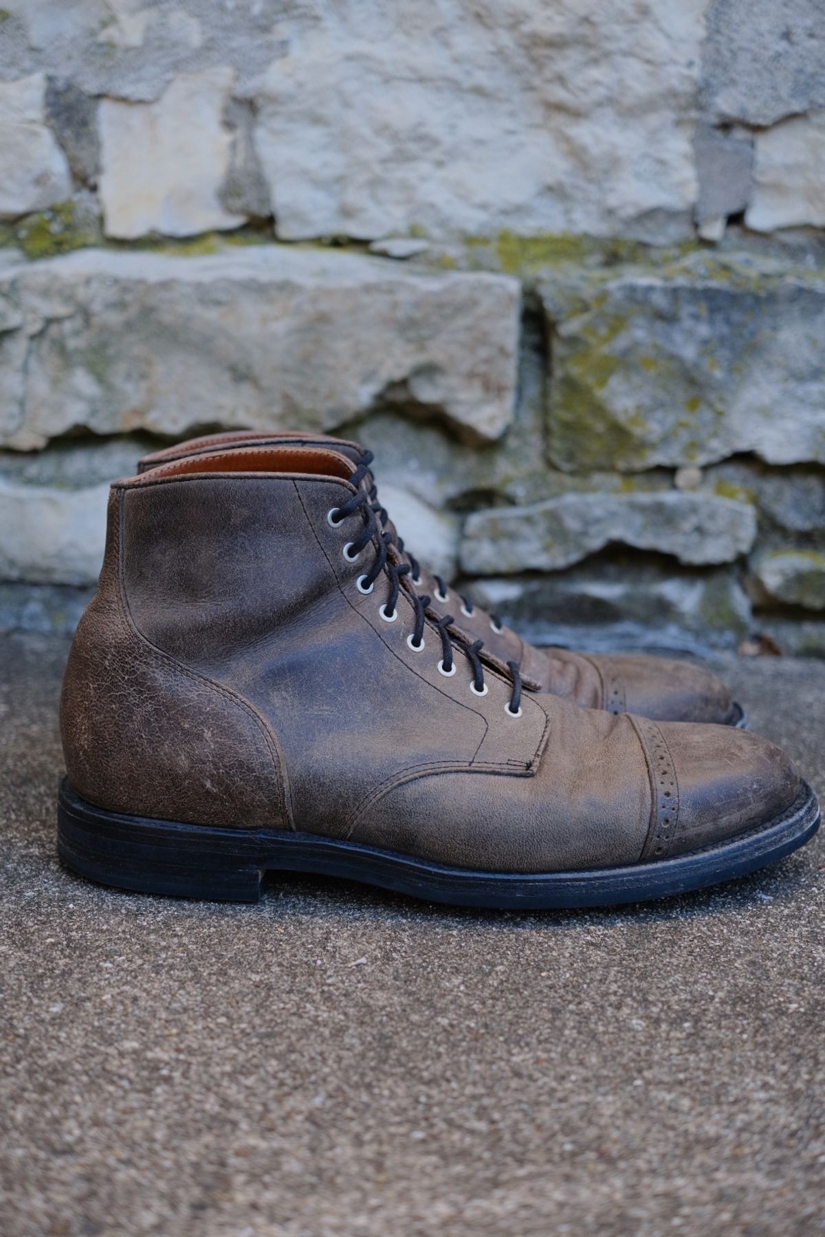 Photo by cuffcheckdenim on January 4, 2025 of the Grant Stone Garrison Boot in Gallun Teton Waxy Stag.