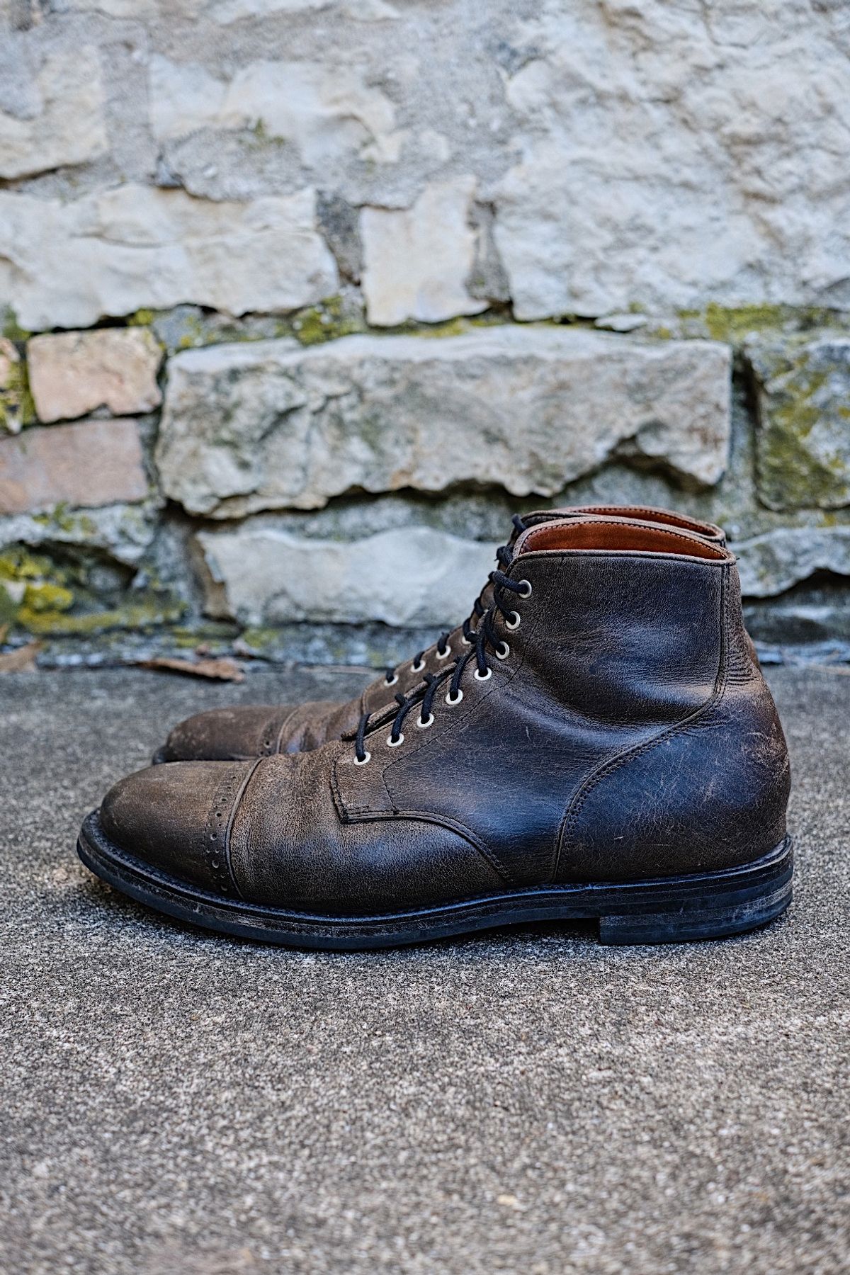 Photo by cuffcheckdenim on March 1, 2025 of the Grant Stone Garrison Boot in Gallun Teton Waxy Stag.
