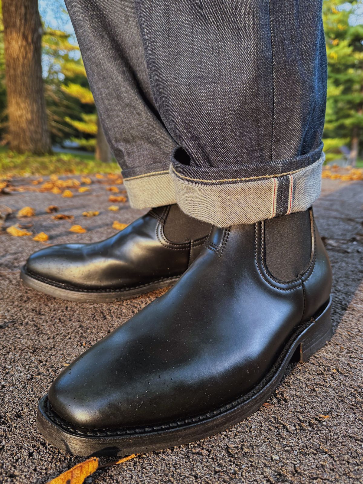 Photo by cuffcheckdenim on October 1, 2025 of the Thursday Journeyman in Shinki Black Shell Cordovan.