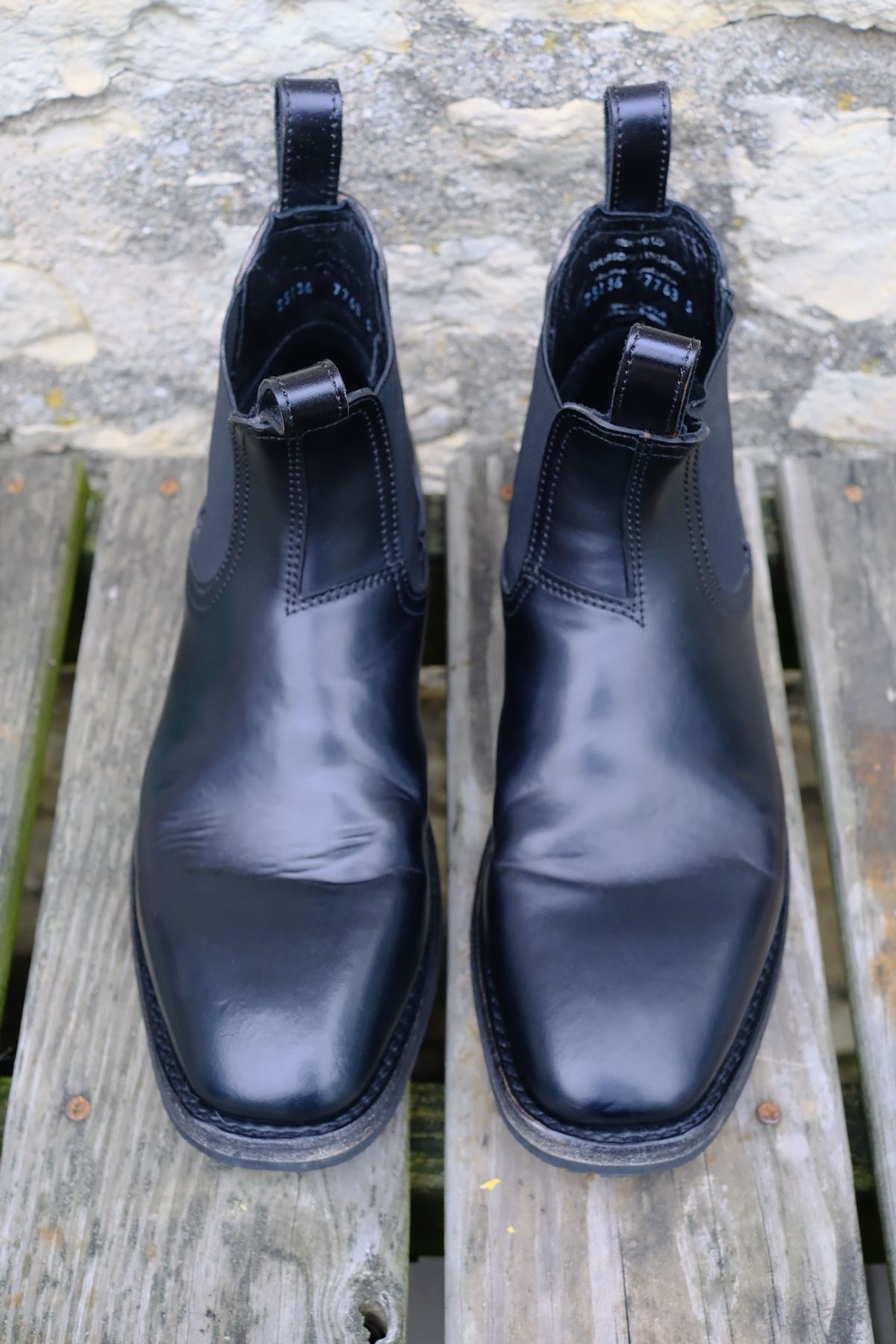 Photo by cuffcheckdenim on November 1, 2025 of the Thursday Journeyman in Shinki Black Shell Cordovan.