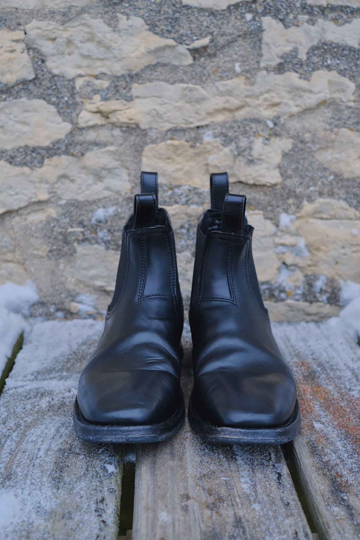 Photo by cuffcheckdenim on December 2, 2025 of the Thursday Journeyman in Shinki Black Shell Cordovan.