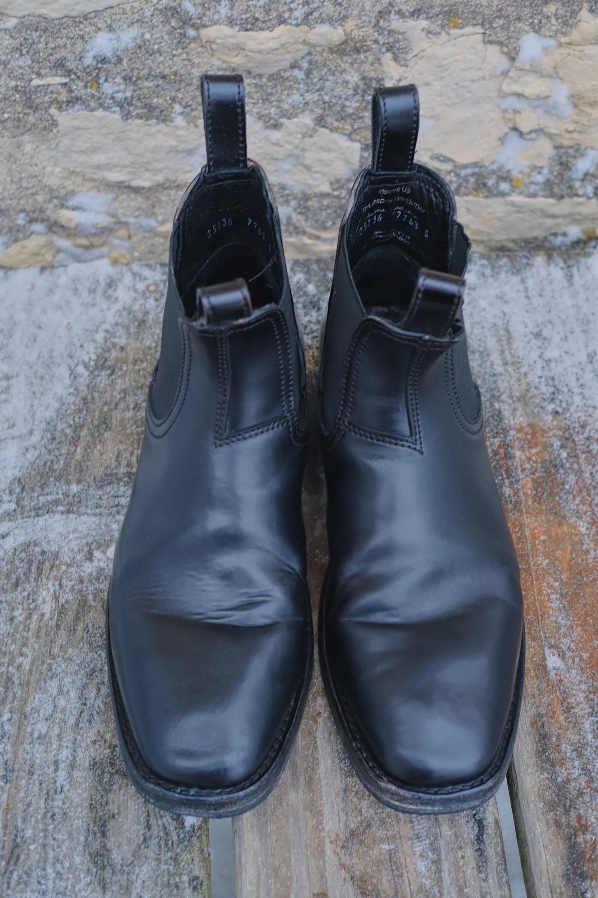 Photo by cuffcheckdenim on December 2, 2025 of the Thursday Journeyman in Shinki Black Shell Cordovan.