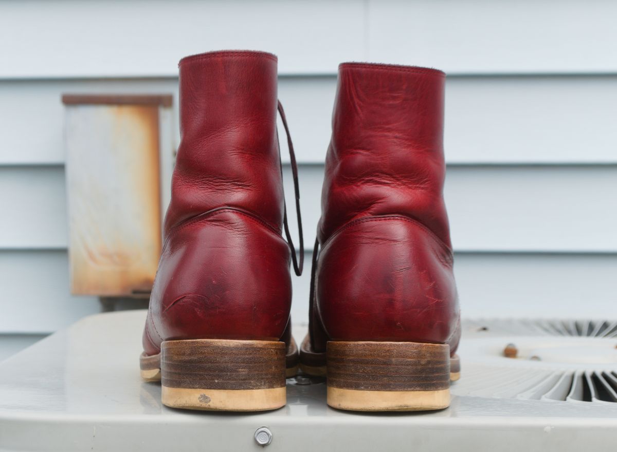 Photo by Oldmanblooming on February 3, 2024 of the WM1978 French Army Boot in Horween London Bus Red Dublin.