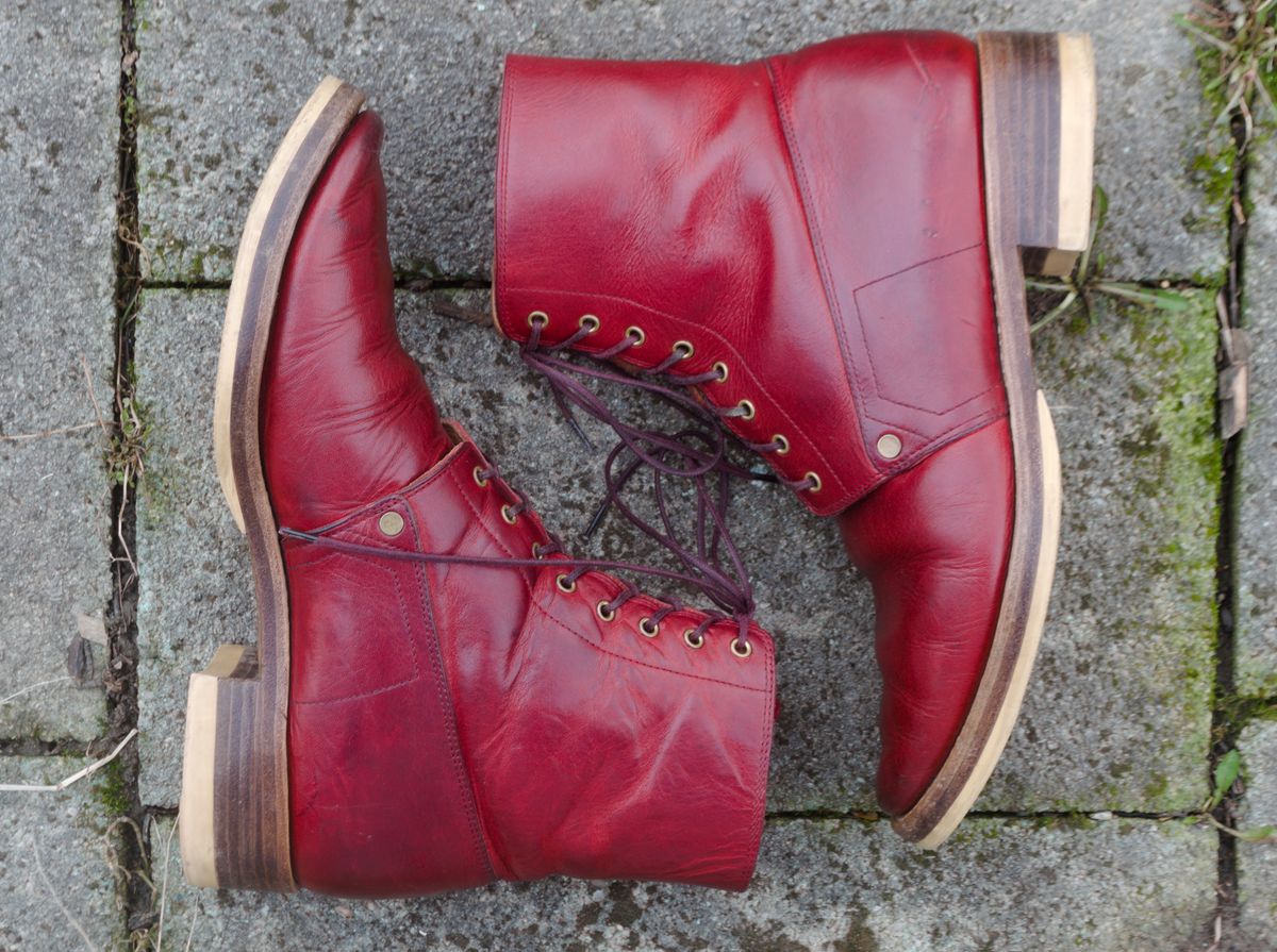 Photo by Oldmanblooming on February 3, 2024 of the WM1978 French Army Boot in Horween London Bus Red Dublin.