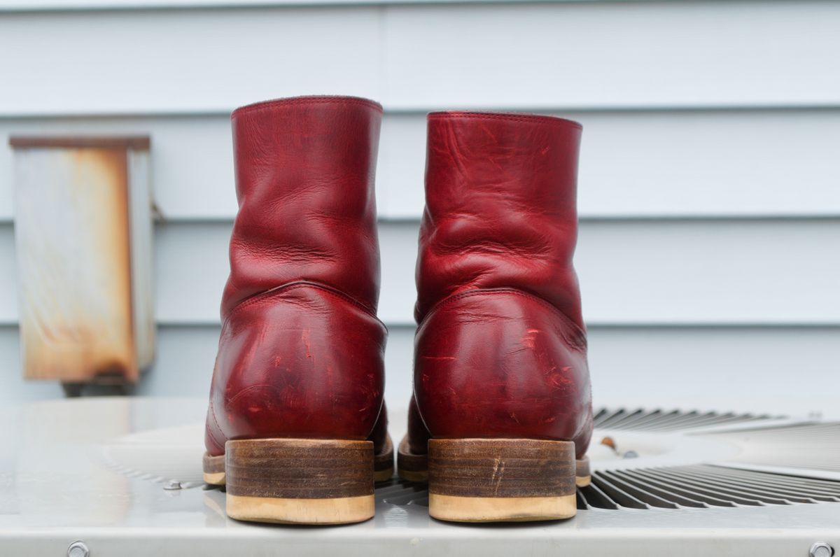 Photo by Oldmanblooming on March 2, 2024 of the WM1978 French Army Boot in Horween London Bus Red Dublin.