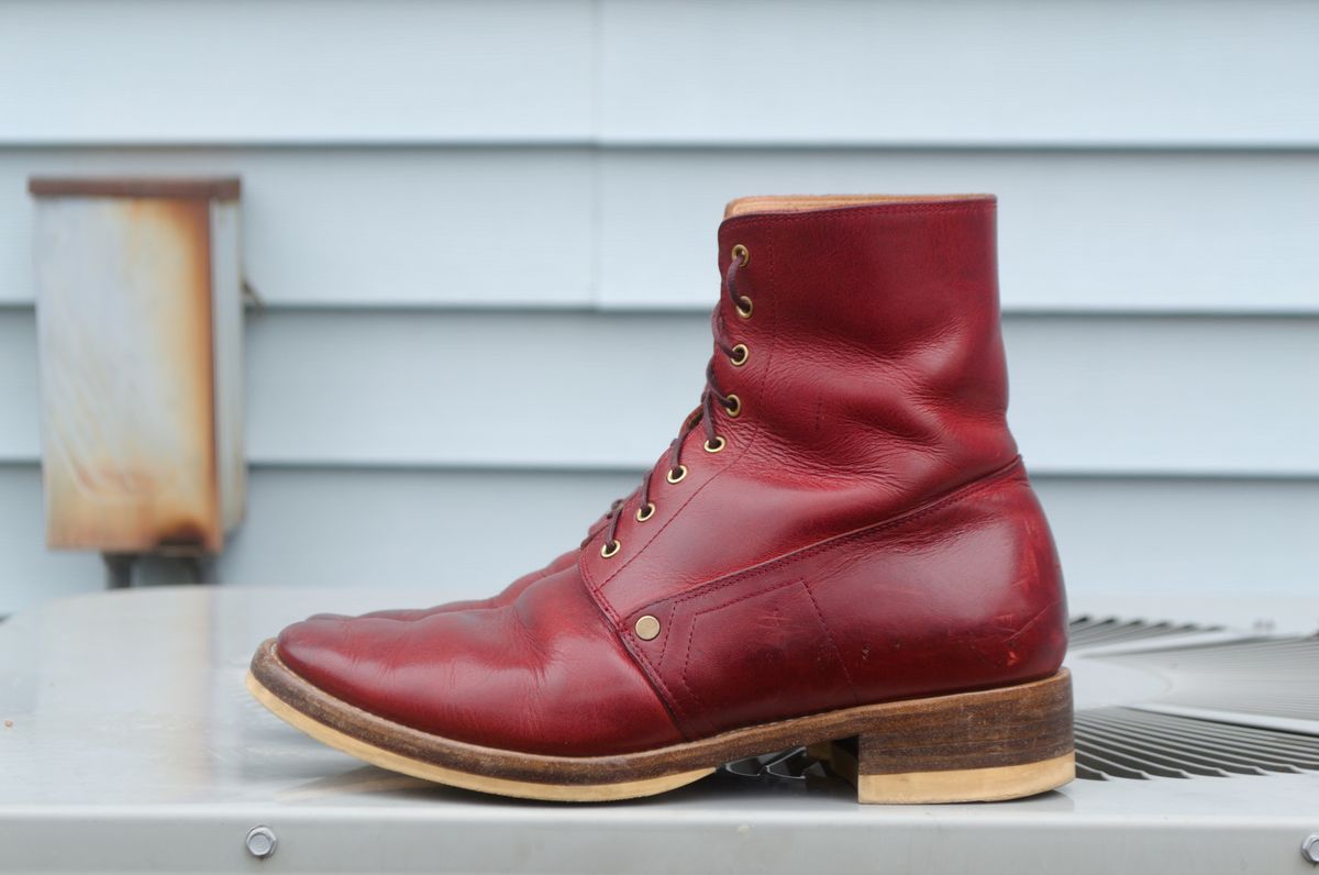 Photo by Oldmanblooming on March 2, 2024 of the WM1978 French Army Boot in Horween London Bus Red Dublin.