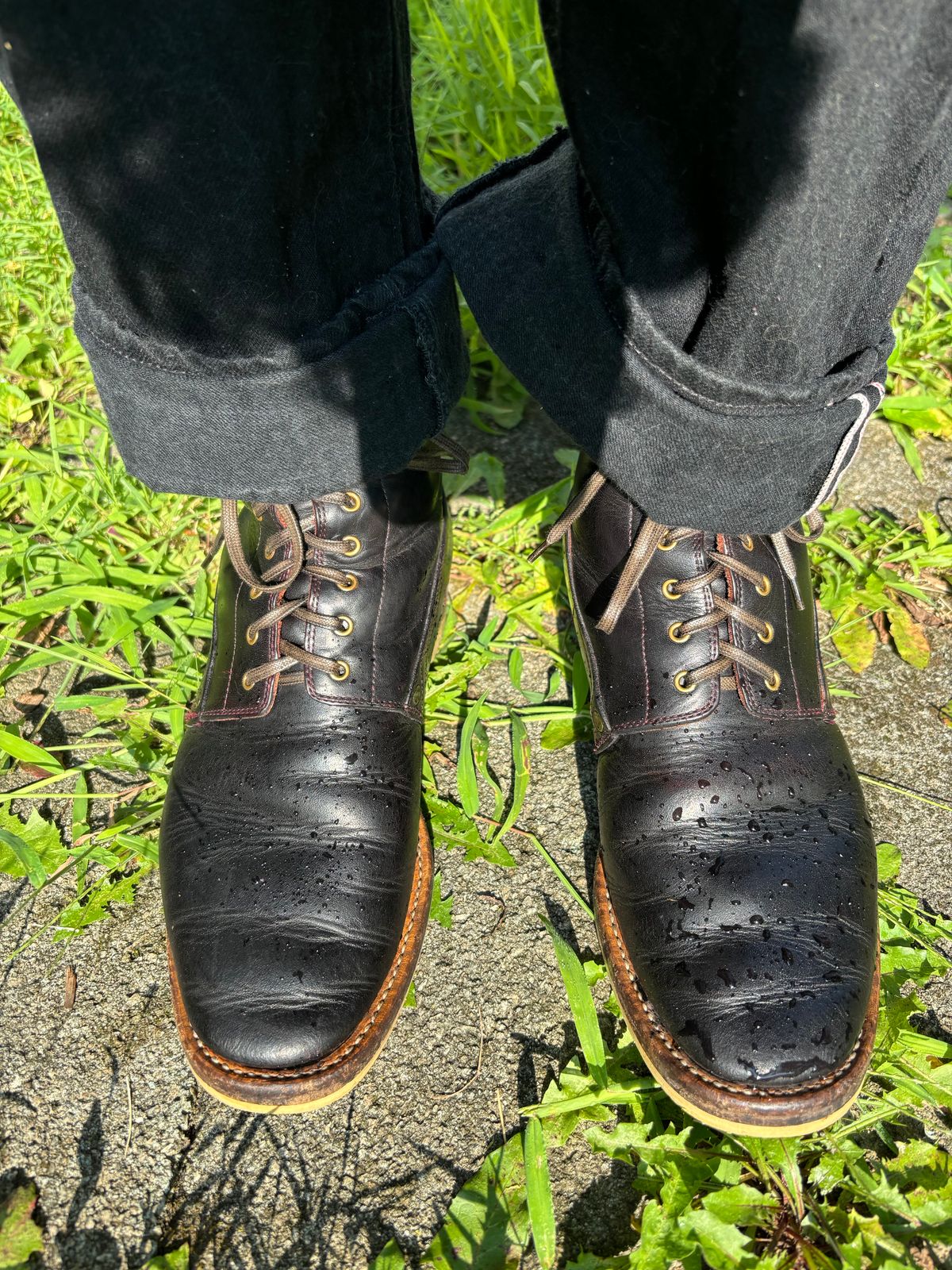 Photo by Oldmanblooming on July 25, 2024 of the WM1978 French Army Boot in Horween London Bus Red Dublin.