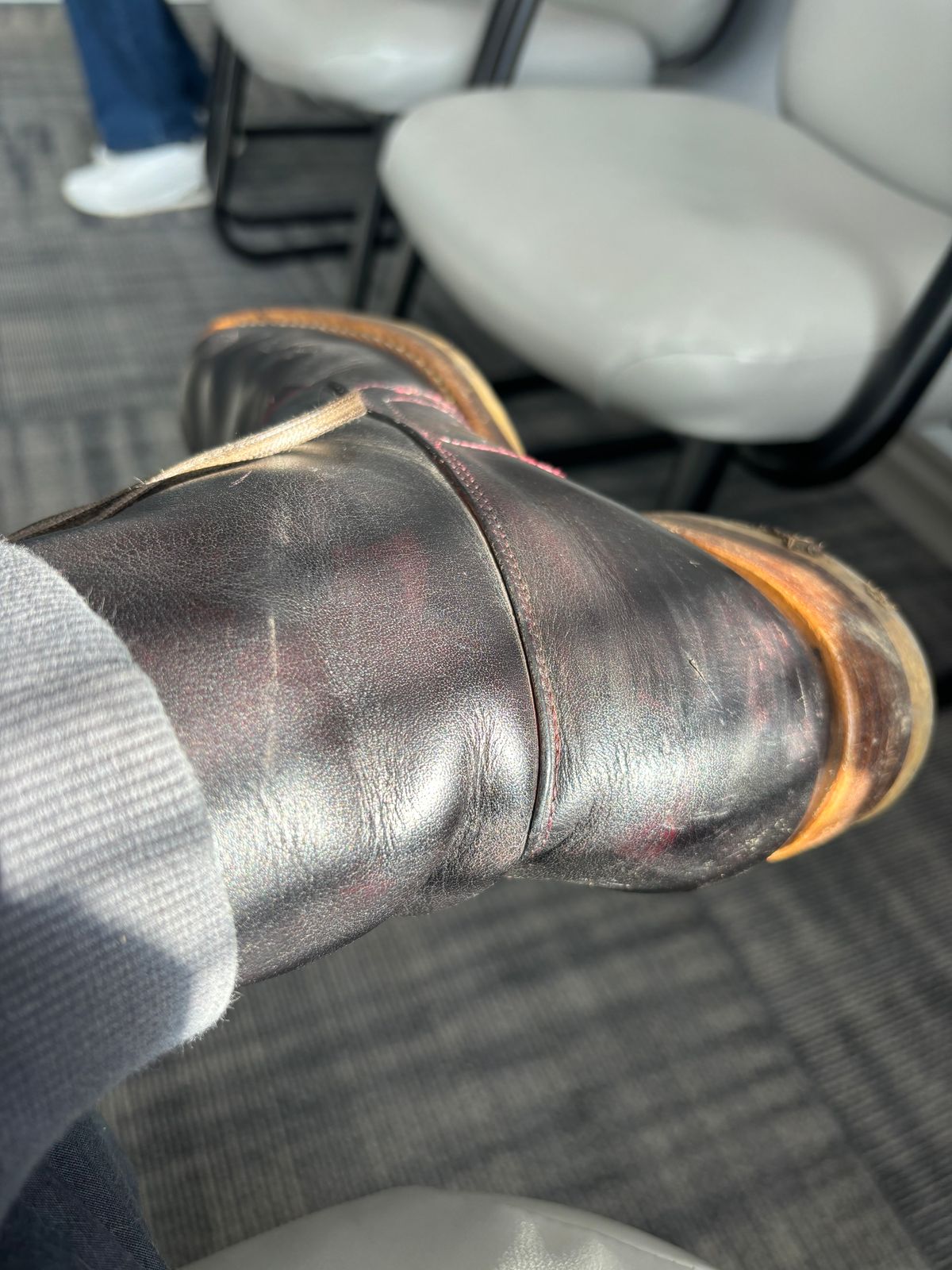 Photo by Oldmanblooming on November 26, 2024 of the WM1978 French Army Boot in Horween London Bus Red Dublin.