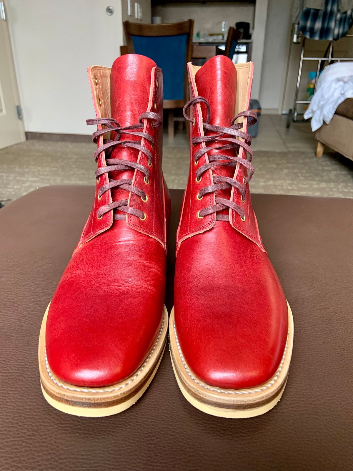 Photo by Oldmanblooming on October 5, 2023 of the WM1978 French Army Boot in Horween London Bus Red Dublin.
