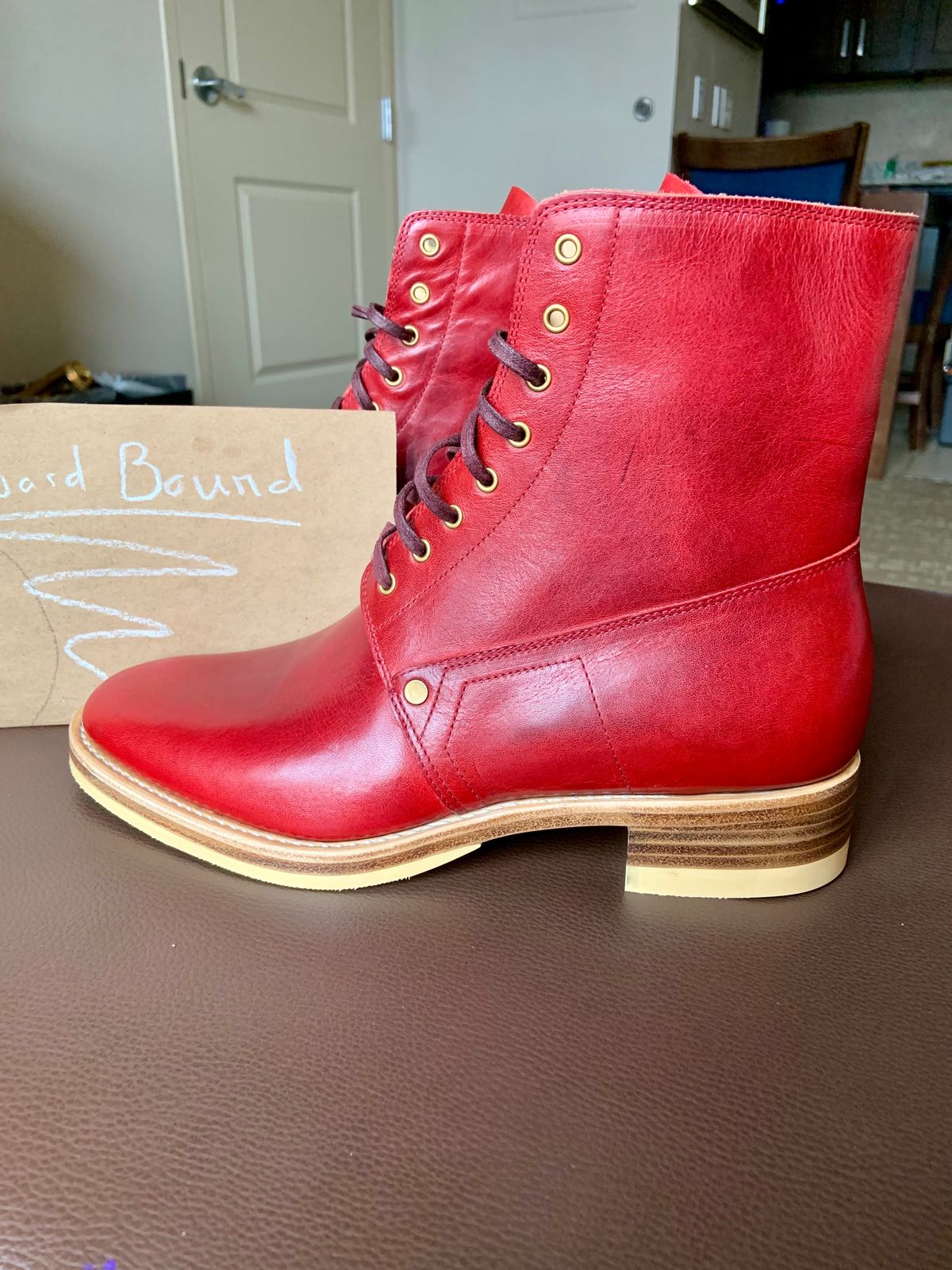 Photo by Oldmanblooming on October 5, 2023 of the WM1978 French Army Boot in Horween London Bus Red Dublin.