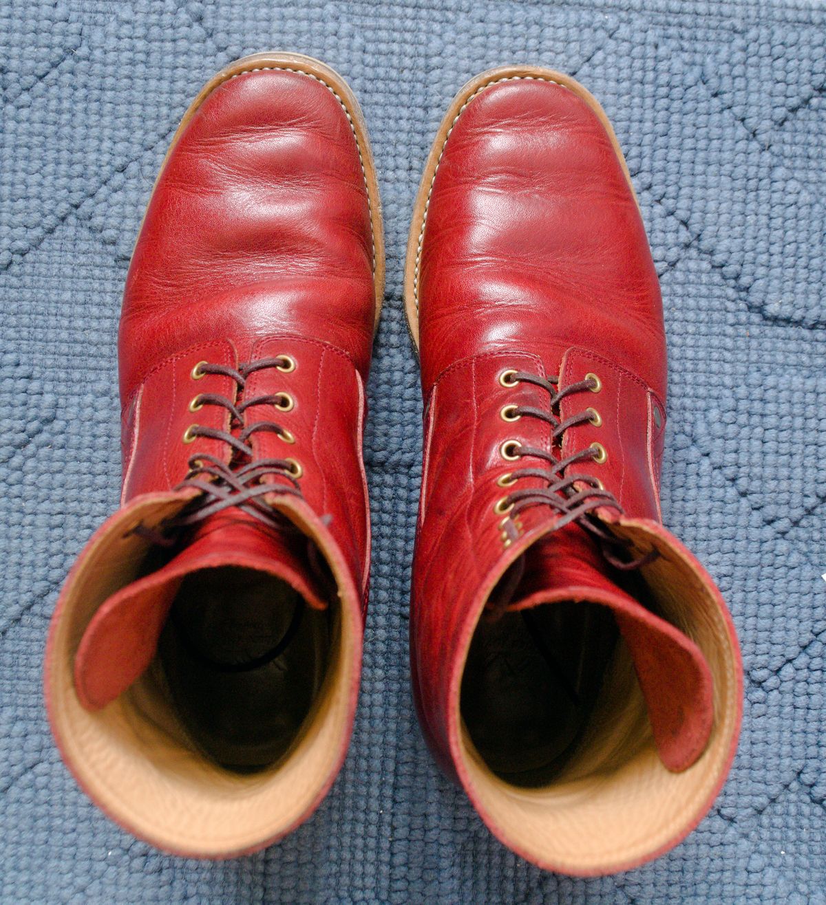 Photo by Oldmanblooming on November 2, 2023 of the WM1978 French Army Boot in Horween London Bus Red Dublin.
