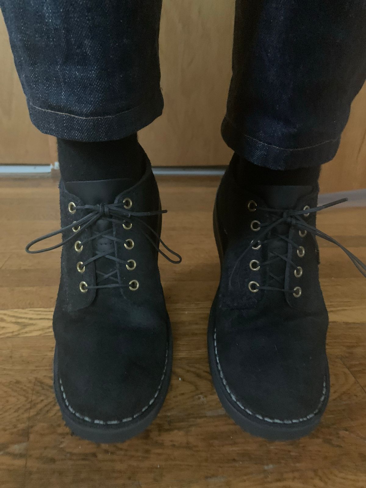 Photo by Oldmanblooming on November 1, 2022 of the White's Oxford in Seidel Black Oil Tan Roughout.