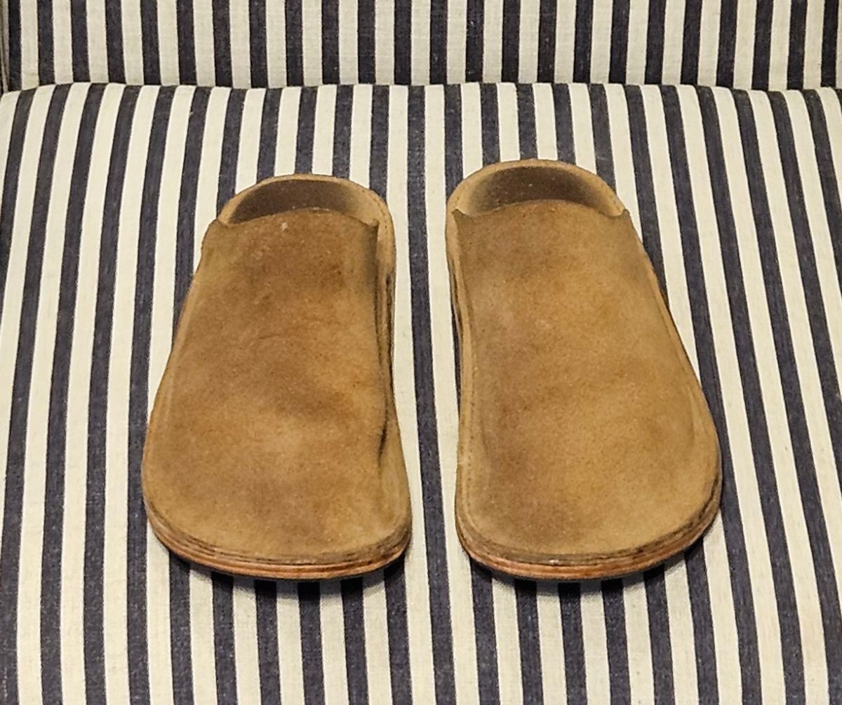 Photo by joeldelassus on February 2, 2025 of the DELASSUS LEATHER HOUSE MULE in Horween Natural Chromexcel Roughout.