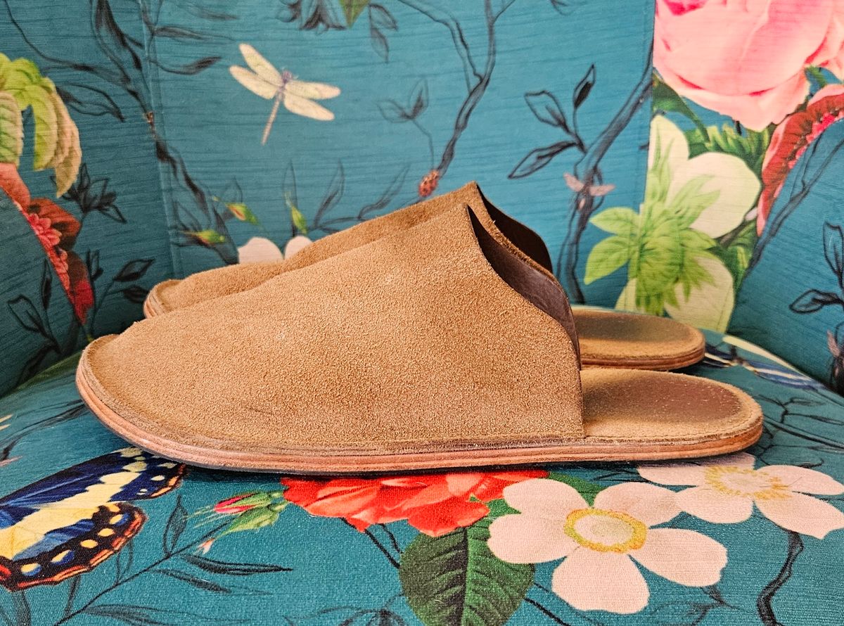 Photo by joeldelassus on March 3, 2025 of the DELASSUS LEATHER HOUSE MULE in Horween Natural Chromexcel Roughout.
