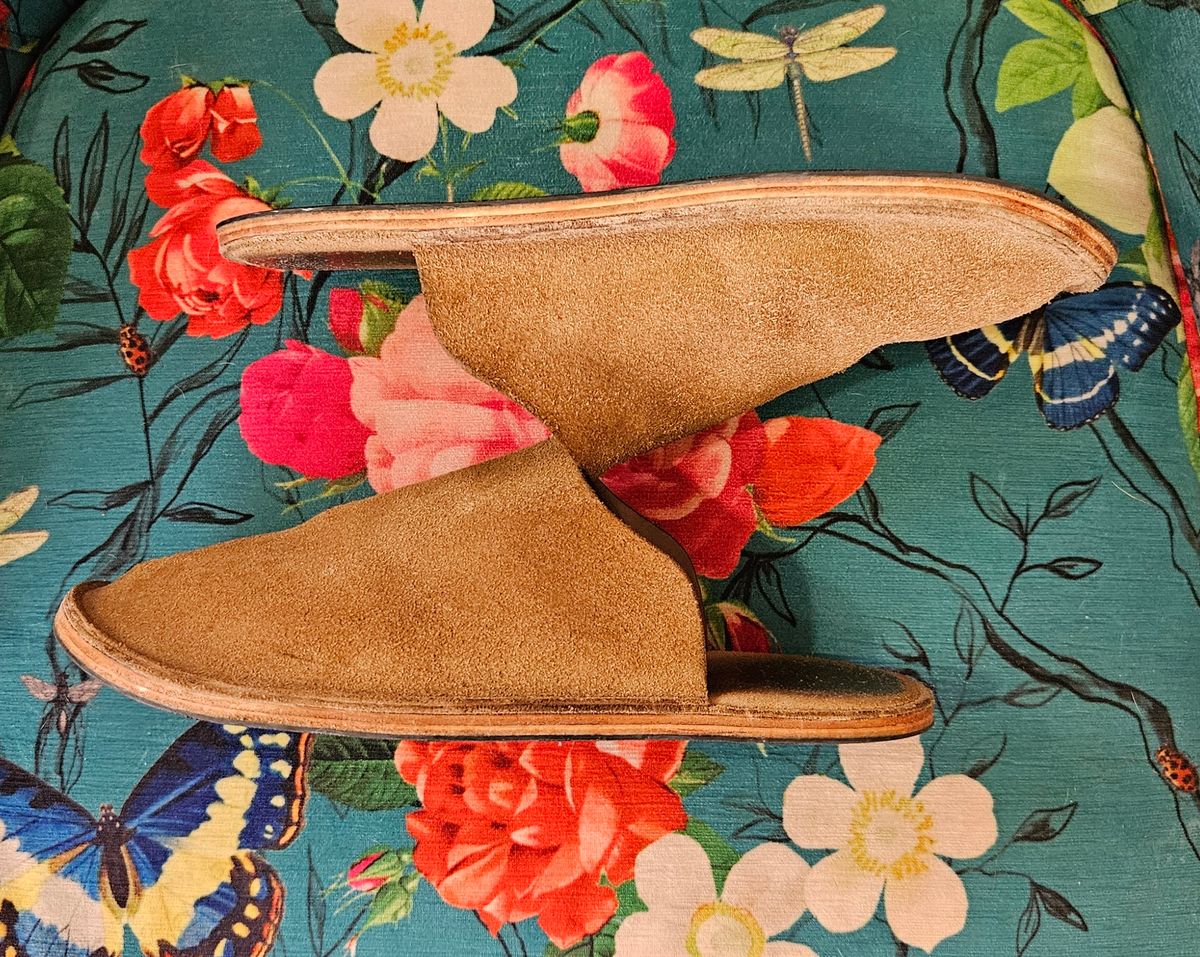 Photo by joeldelassus on March 3, 2025 of the DELASSUS LEATHER HOUSE MULE in Horween Natural Chromexcel Roughout.
