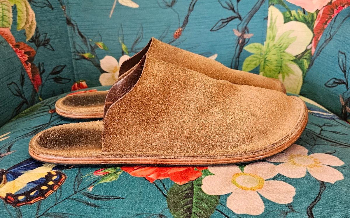 Photo by joeldelassus on March 3, 2025 of the DELASSUS LEATHER HOUSE MULE in Horween Natural Chromexcel Roughout.