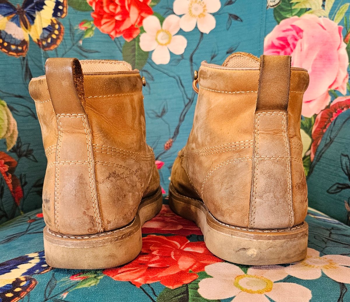Photo by joeldelassus on March 3, 2025 of the Golden Fox Golden Fox / 6" Moc Toe Wedge Pro Work Boots in Golden Fox / Nubuck.