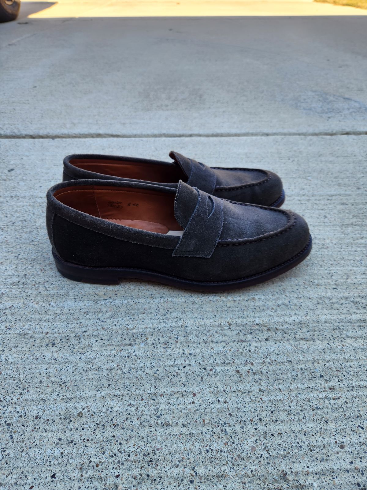 Photo by joemanji25 on December 3, 2023 of the Grant Stone Traveler Penny in C.F. Stead Loden Janus Calf Suede.