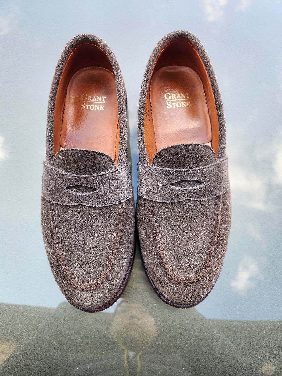 Photo by joemanji25 on January 5, 2024 of the Grant Stone Traveler Penny in C.F. Stead Loden Janus Calf Suede.