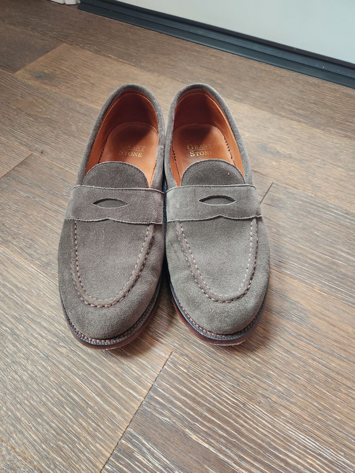 Photo by joemanji25 on February 4, 2024 of the Grant Stone Traveler Penny in C.F. Stead Loden Janus Calf Suede.