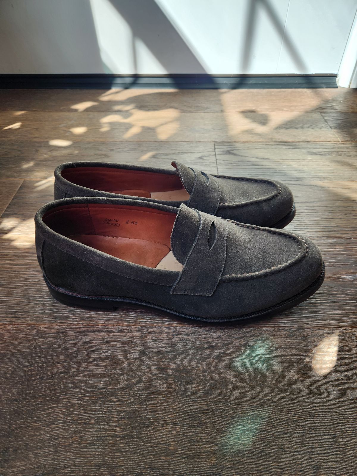 Photo by joemanji25 on March 3, 2024 of the Grant Stone Traveler Penny in C.F. Stead Loden Janus Calf Suede.