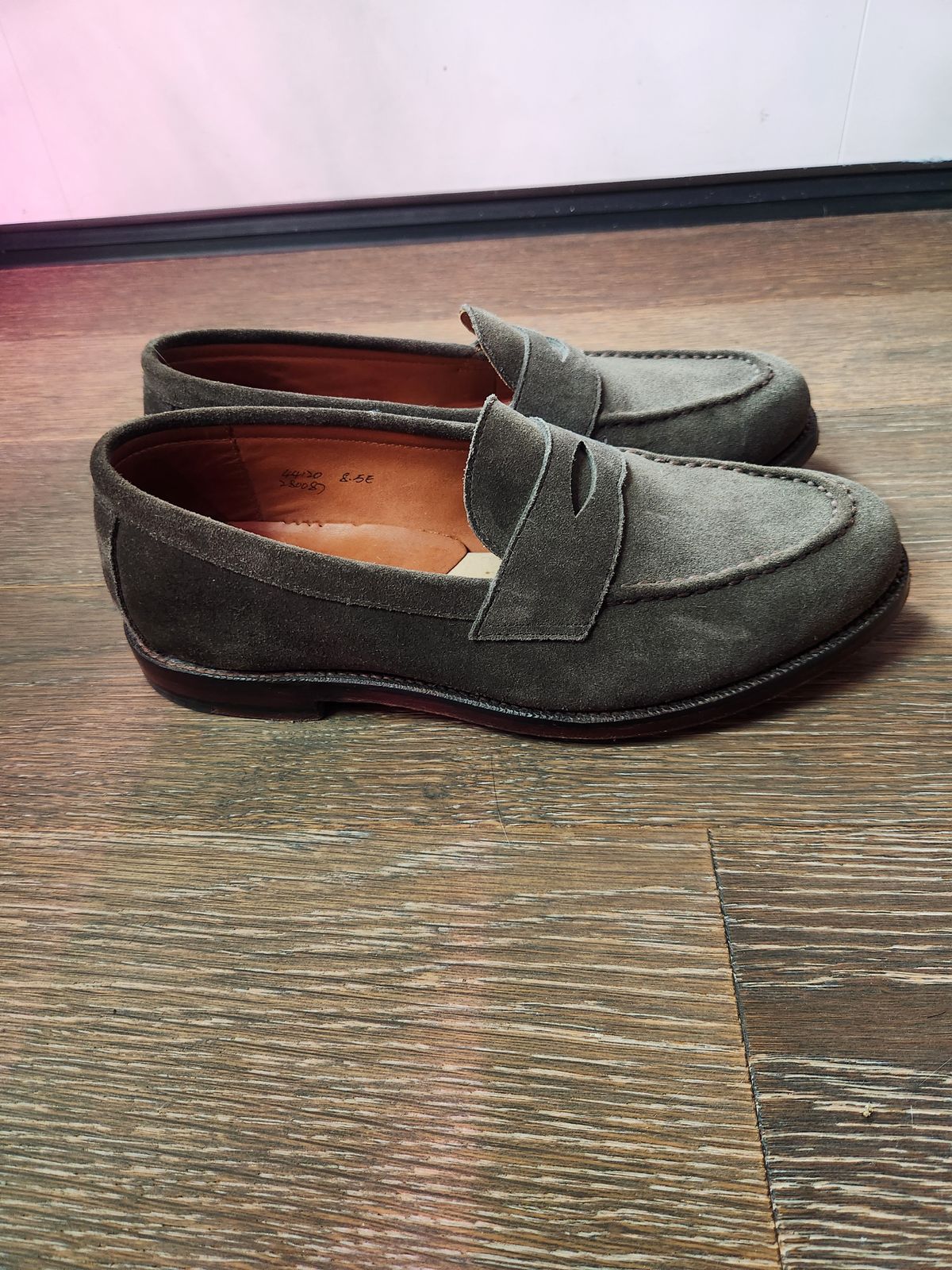 Photo by joemanji25 on April 2, 2024 of the Grant Stone Traveler Penny in C.F. Stead Loden Janus Calf Suede.