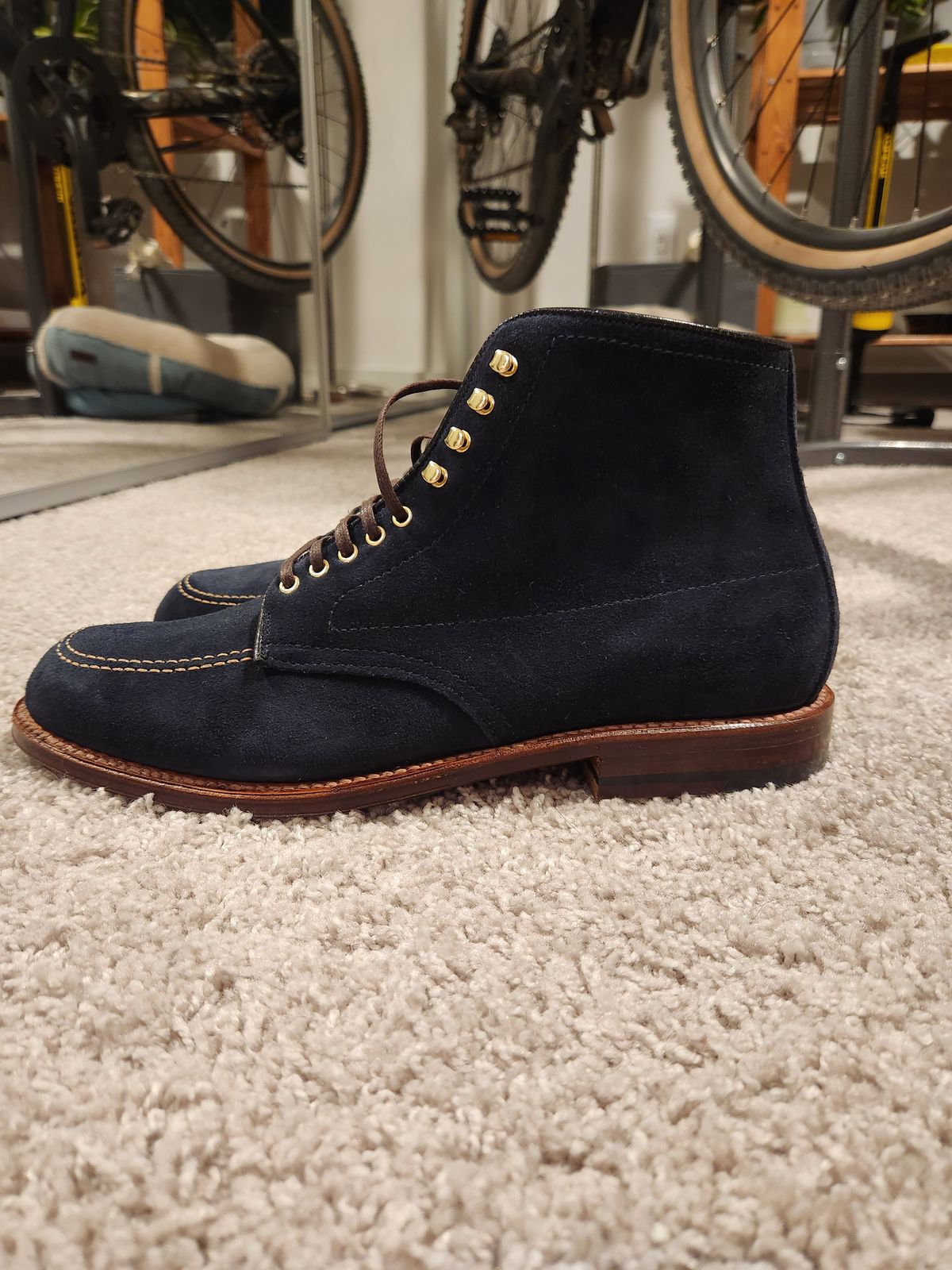 Photo by joemanji25 on October 1, 2022 of the Alden Indy Boot in Navy Suede.
