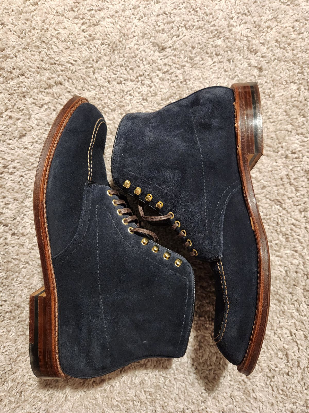 Photo by joemanji25 on November 3, 2022 of the Alden Indy Boot in Navy Suede.
