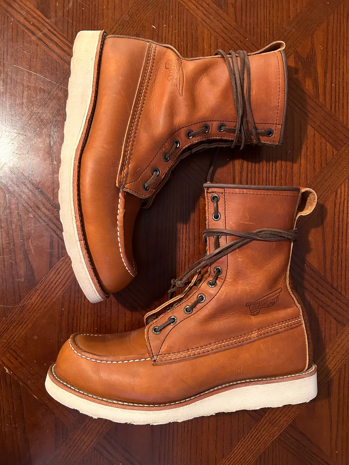 Photo by Booter on September 30, 2023 of the Red Wing 8-Inch Classic Moc in S.B. Foot Oro-Iginal.