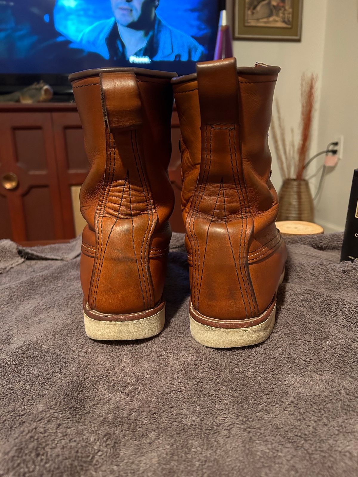 Photo by Booter on February 4, 2024 of the Red Wing 8-Inch Classic Moc in S.B. Foot Oro-Iginal.