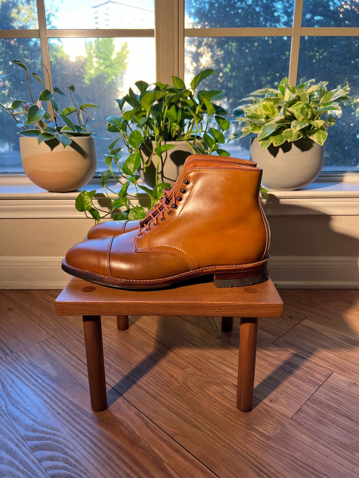 Photo by SuedeSwayed on October 2, 2022 of the Alden Straight Tip Boot in Horween Whisky Shell Cordovan.