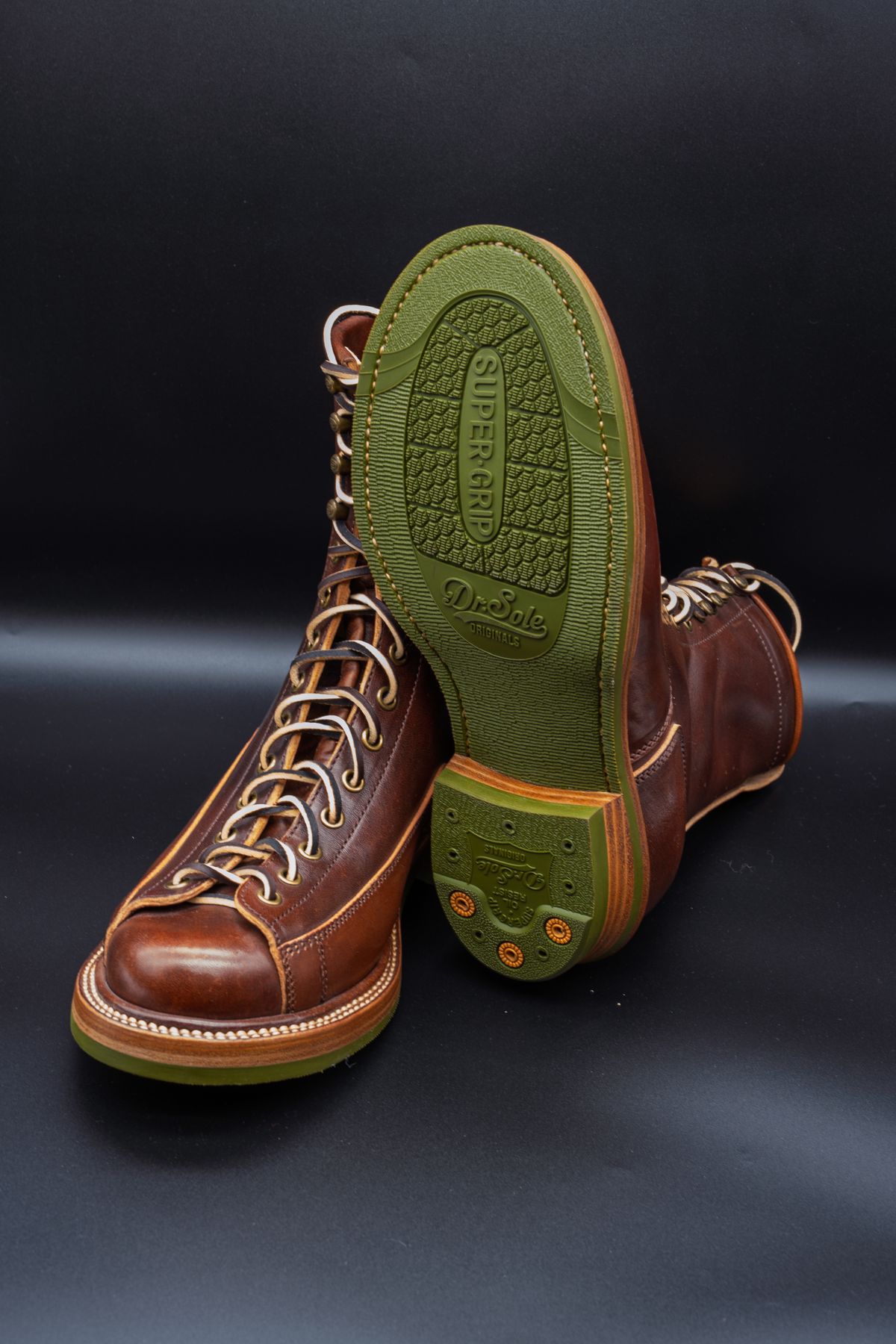 Photo by manuelbriones on September 23, 2025 of the Flame Panda Monkey Boot in Maryam Natural Horsebutt Overdyed Brown then Black.
