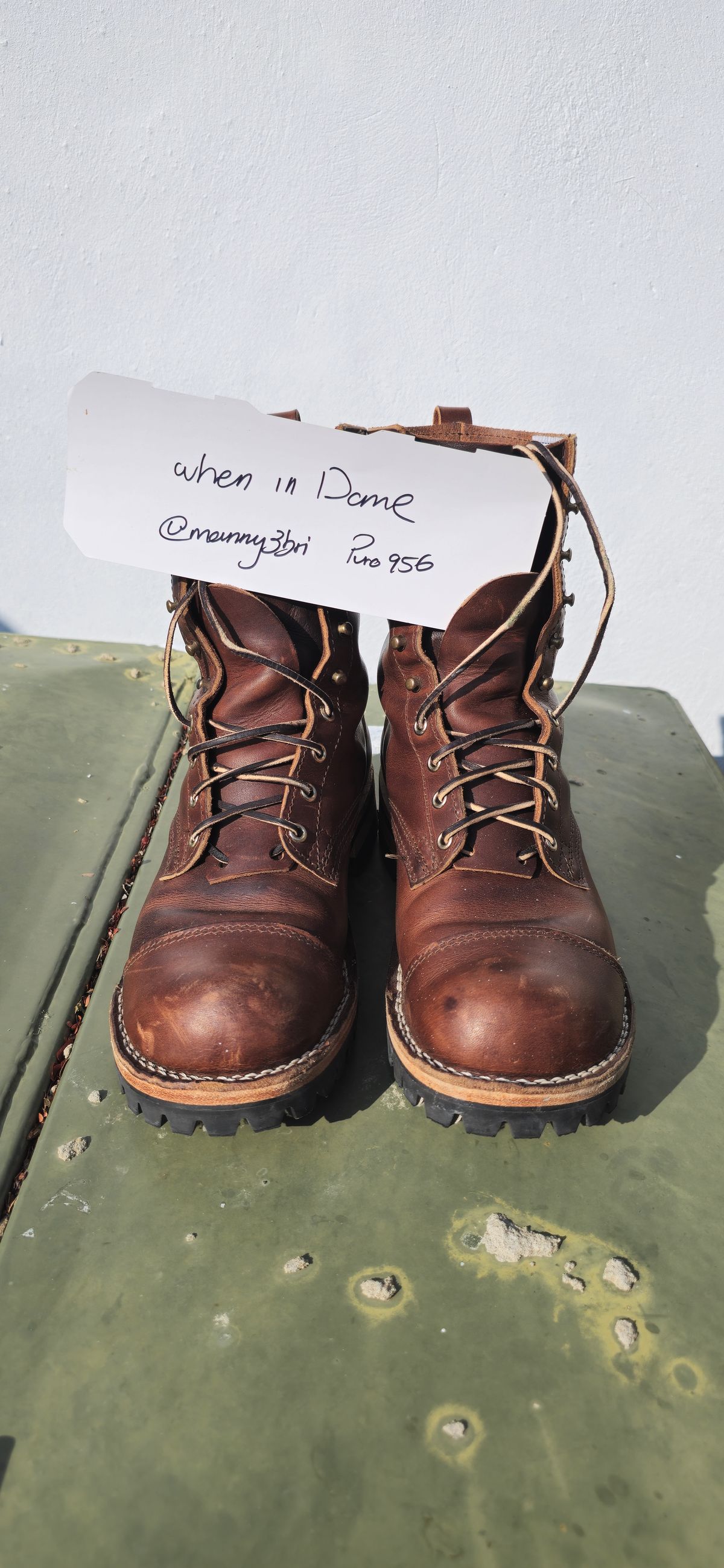 Photo by manuelbriones on November 3, 2024 of the Nicks Handmade Boots MTO in Italian Brown Cypress.