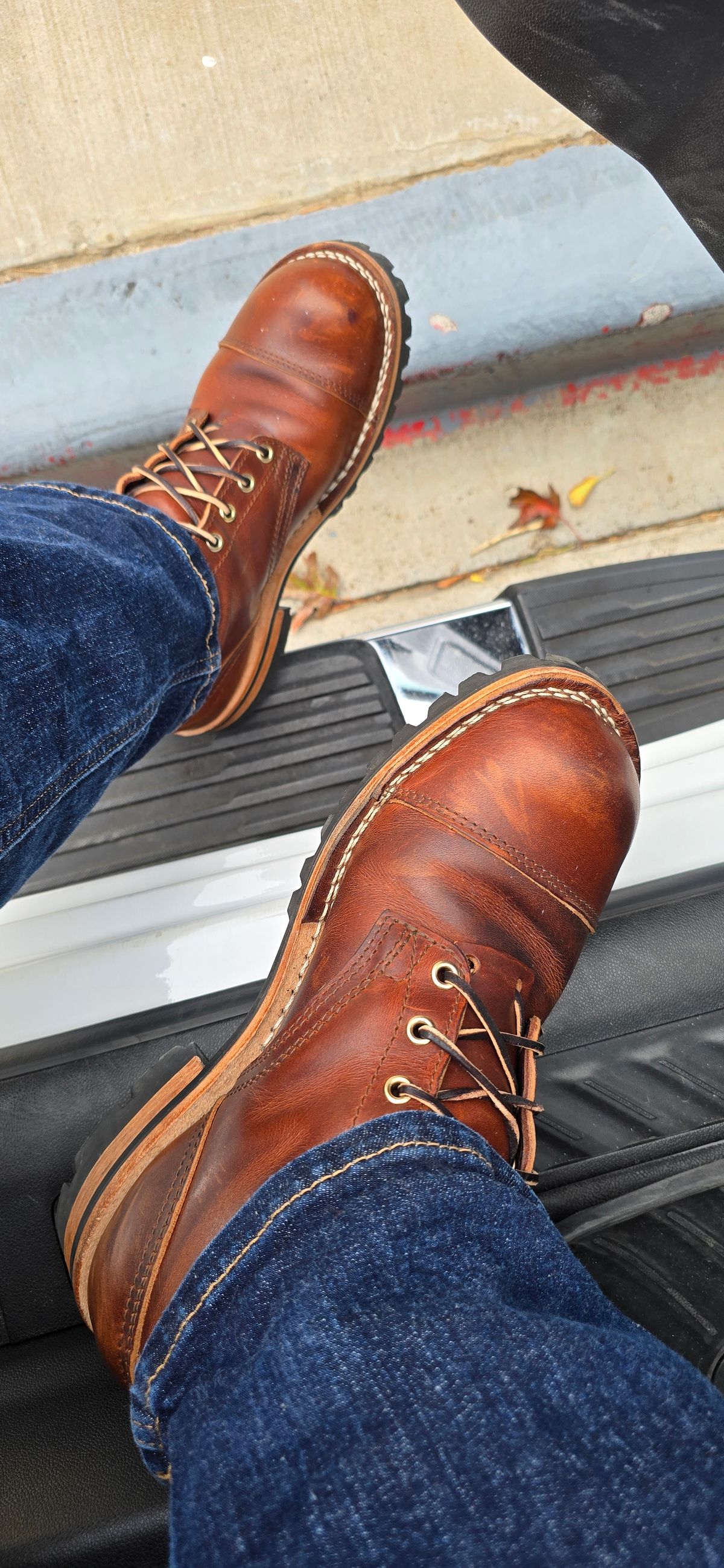 Photo by manuelbriones on December 4, 2024 of the Nicks Handmade Boots MTO in Italian Brown Cypress.