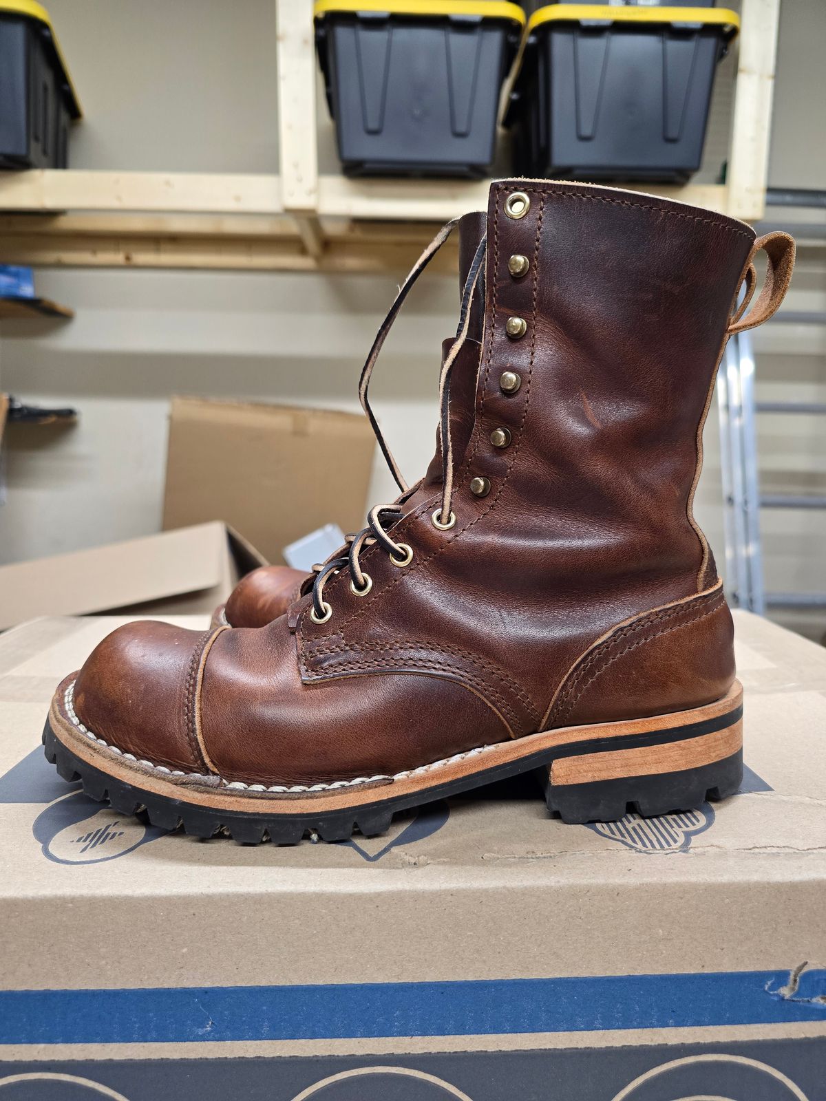 Photo by manuelbriones on December 4, 2024 of the Nicks Handmade Boots MTO in Italian Brown Cypress.