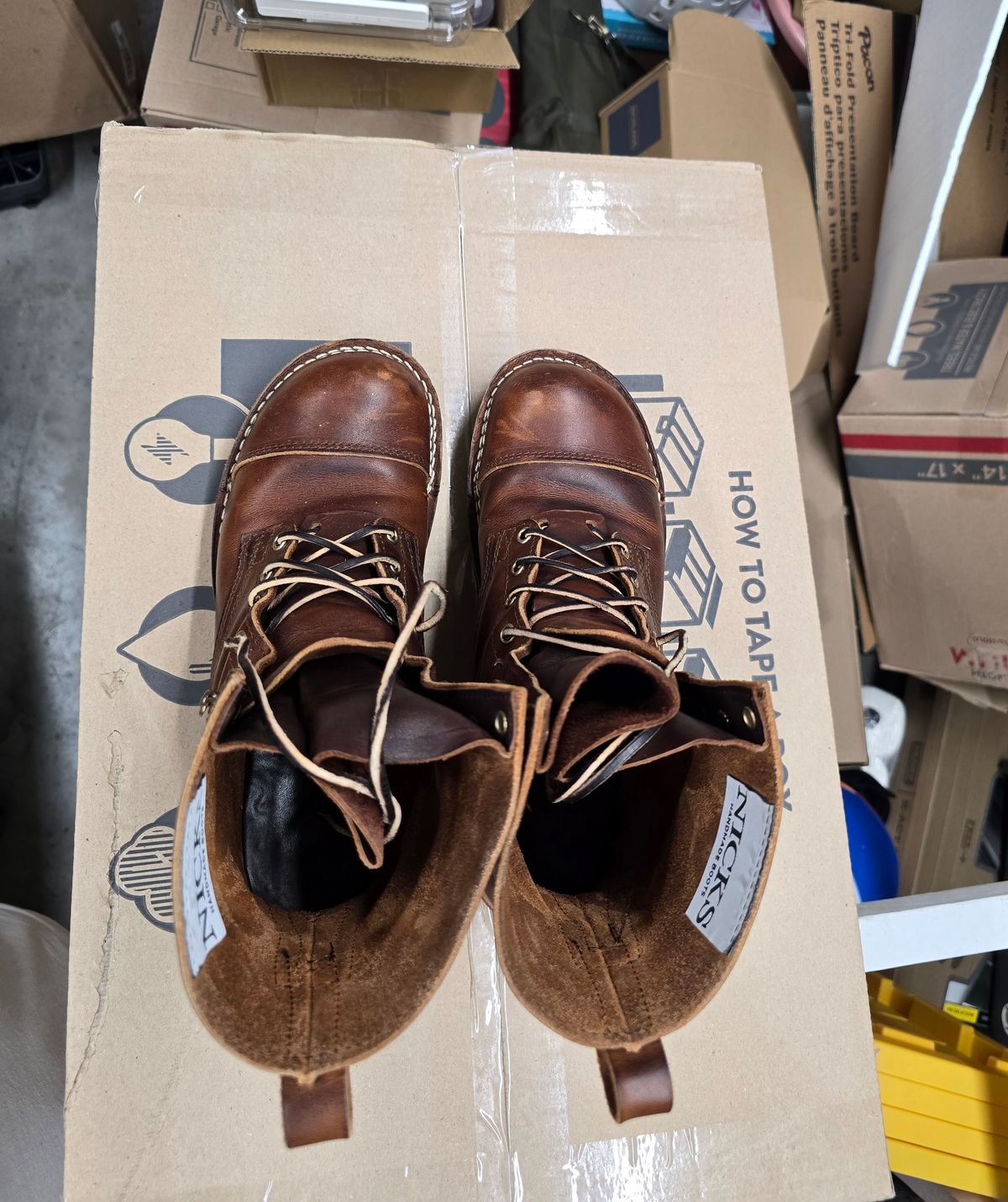 Photo by manuelbriones on December 4, 2024 of the Nicks Handmade Boots MTO in Italian Brown Cypress.