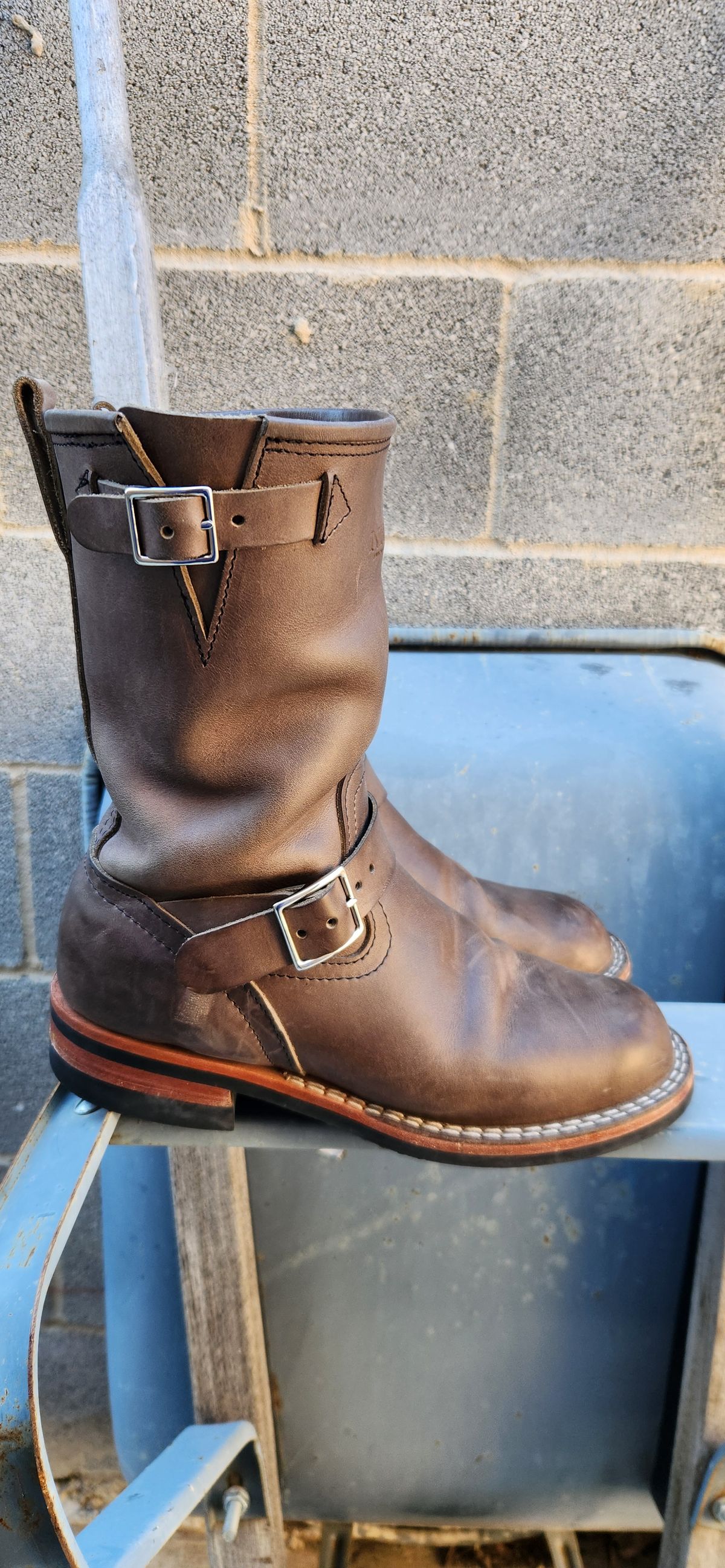 Photo by manuelbriones on February 4, 2024 of the Nicks Renegade in Horween Steel Predator.