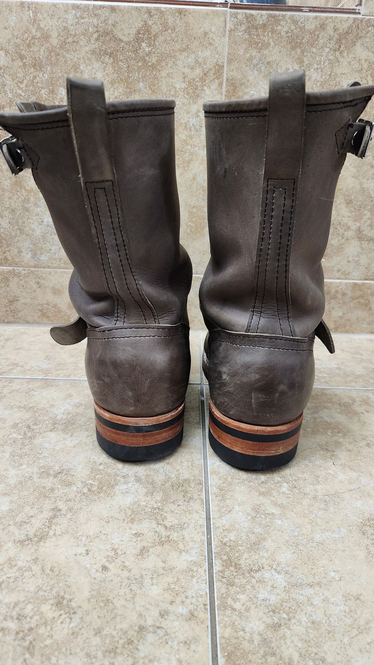 Photo by manuelbriones on March 6, 2024 of the Nicks Renegade in Horween Steel Predator.